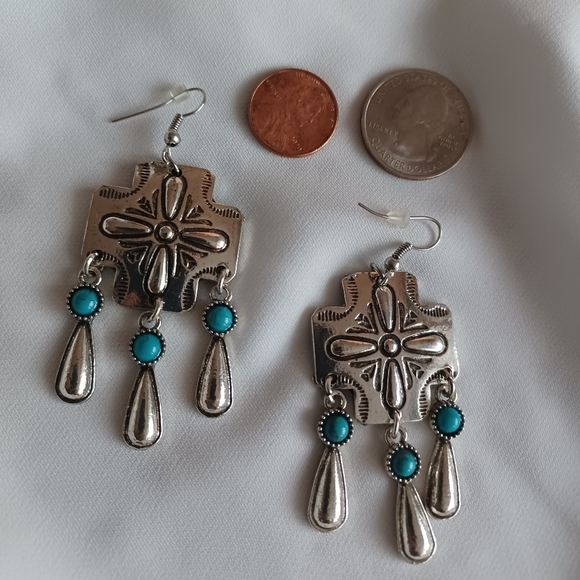 Hammered Silver and Turquoise Earrings - Picture 5 of 9